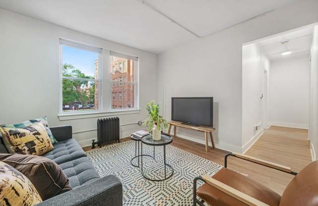 1347 W Estes Avenue Gallery 4