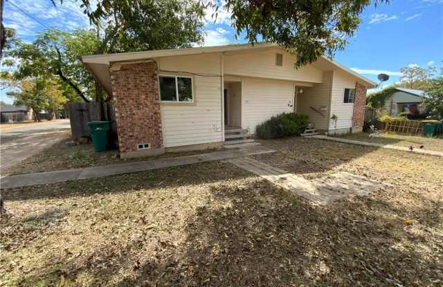 911 N Penelope Street unit: 1915 - 911 North Penelope Street, Belton, TX 76513