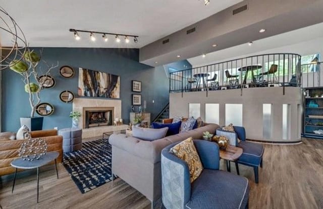 Alamo Oaks Gallery 3