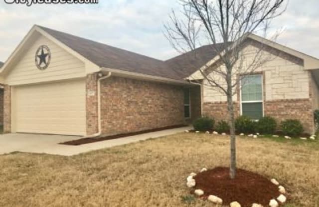 617  Antonio Ln - 617 Antonio Lane, Waxahachie, TX 75165