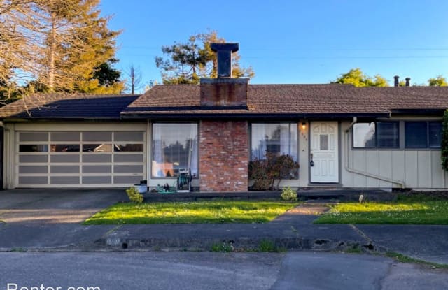 1836 Circle Dr. - 1836 Circle Drive, Myrtletown, CA 95501
