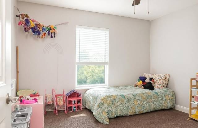 940 Ithaca Avenue SE - 940 Ithaca Avenue Southeast, Palm Bay, FL 32909 940 Ithaca Avenue SE - 940 Ithaca Avenue Southeast, Palm Bay, FL 32909