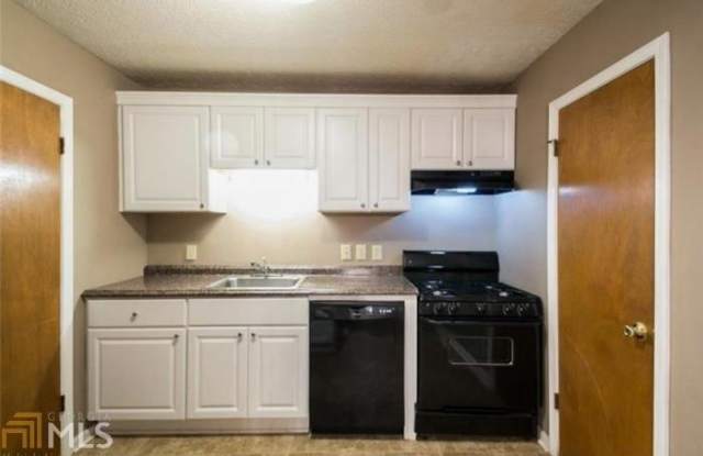 1430 Springleaf Cir Gallery 4