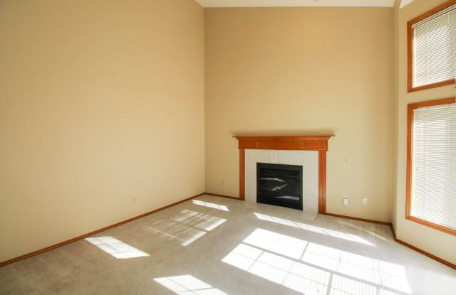 4 Bedroom Home With Walk-In Closets! ~ Fort Rock 2677 Gallery 3