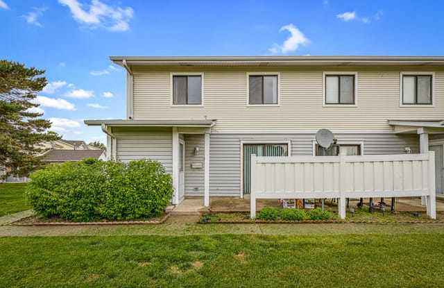 40 North WATERFORD Drive - 40 North Waterford Drive, Schaumburg, IL 60194