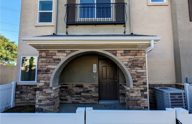 8813 gallatin road - 8813 Gallatin Road, Pico Rivera, CA 90660