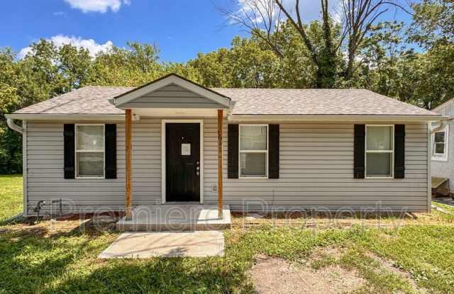 611 N Hocker Ave photos photos