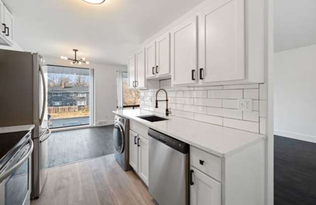 Royal Oakland Apartments Gallery 3