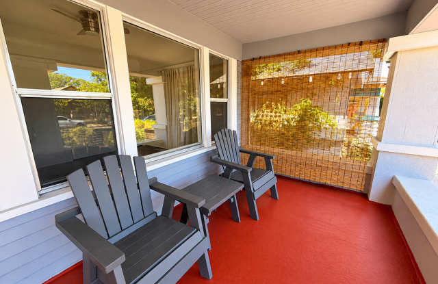 Gated California Craftsman with Private Backyard & 2-Car Parking Near USC! Gallery 4