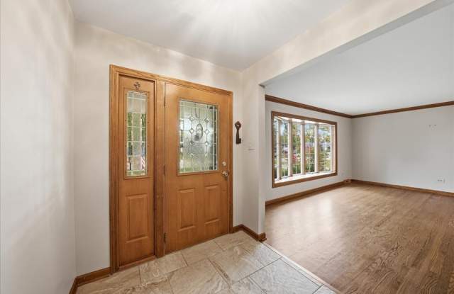 7802 Sawyer Road Gallery 2