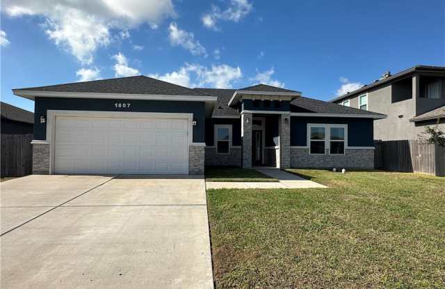 1807 Bay Landing Drive - 1807 Bay Landing Drive, Portland, TX 78374