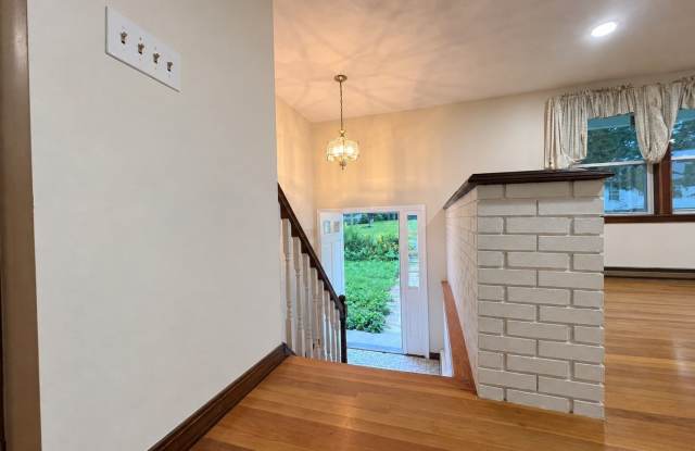 8 Birch Ln Gallery 2
