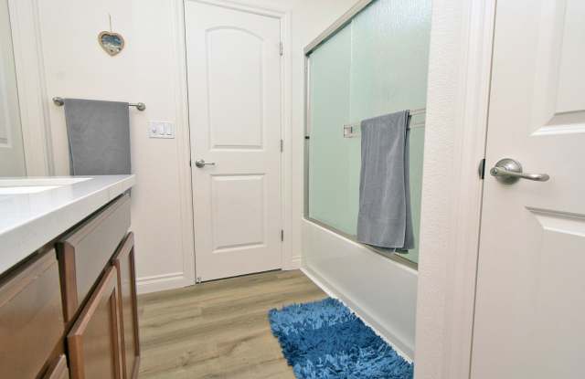 Cold Springs Beauty with View and RV Parking Gallery 4
