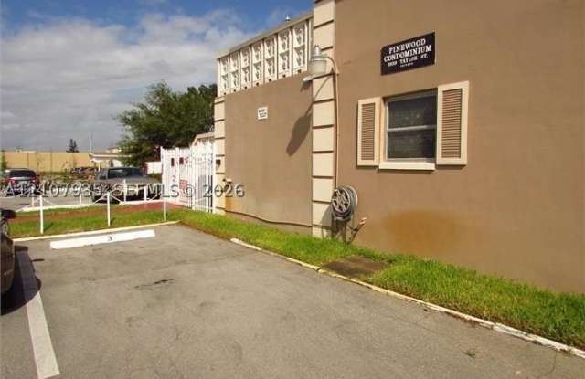 2839 Taylor St Gallery 2
