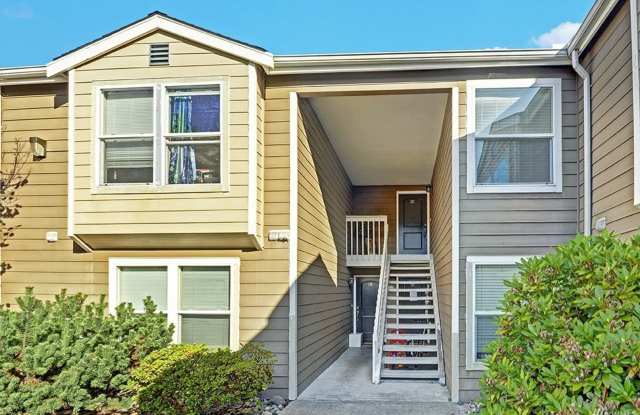 Stunning 2 bed, 2 bath condo near Bellevue College - 14715 Southeast 24th Street, Bellevue, WA 98007