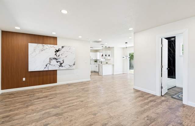 504 Willow Dr Gallery 4