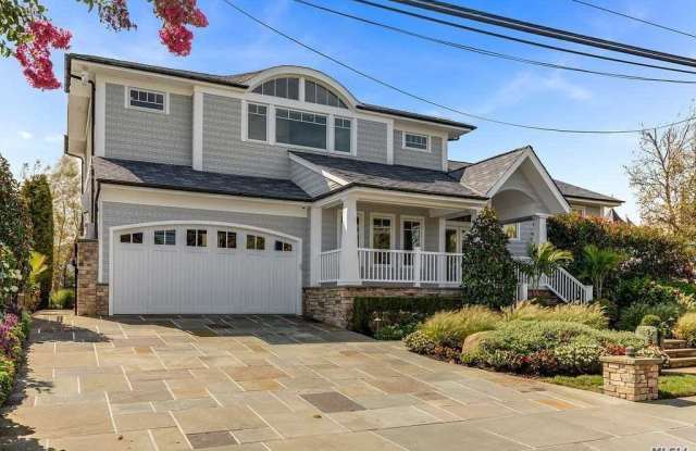 139 Bayside Drive Gallery 2