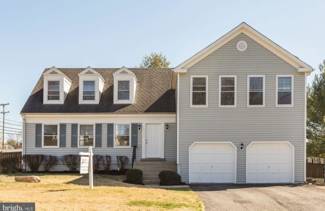 5601 ROCKY RUN DRIVE - 5601 Rocky Run Drive, Centreville, VA 20120