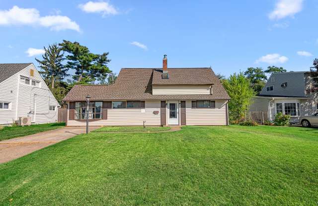 305 Northpark Dr - 305 Northpark Drive, Levittown, PA 19054
