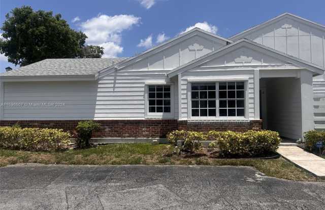 13756 SW 149th Cir Ln - 13756 Southwest 149th Circle Lane, Country Walk, FL 33186
