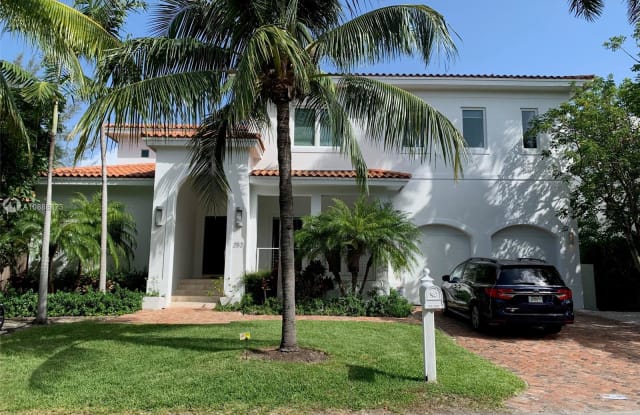 252 Hampton Ln - 252 Hampton Lane, Key Biscayne, FL 33149