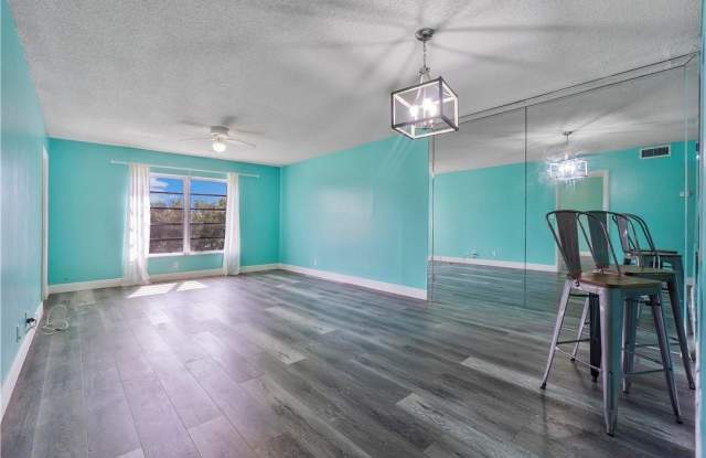 2430 SW 81st Avenue photos photos