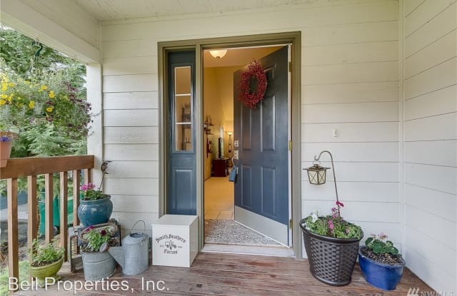 317 - 84th Ave SE - 317 84th Avenue Southeast, Lake Stevens, WA 98258