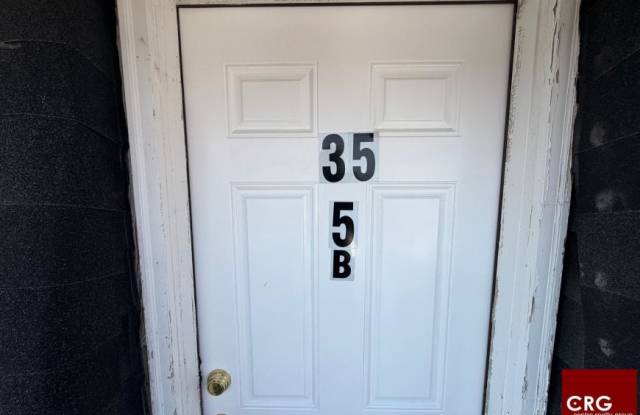 35 Roughan St. Gallery 1