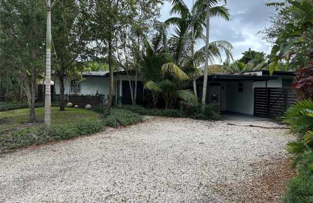 720 NE 17th Court photos photos