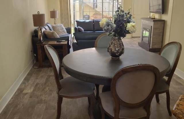 539 HEDGEWOOD Drive Gallery 3