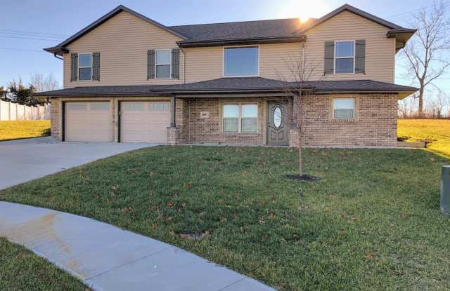 4Bed/3.5Bath, Home, Corner Lot - 4067 Westminister Drive, Jefferson City, MO 65109