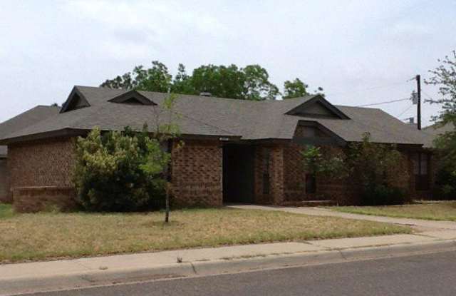 4905 Melville Dr Gallery 1