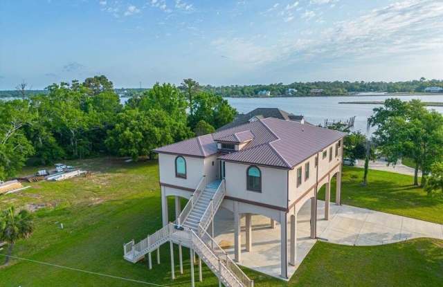 238 Lovers Lane - 238 Lovers Lane, Ocean Springs, MS 39564