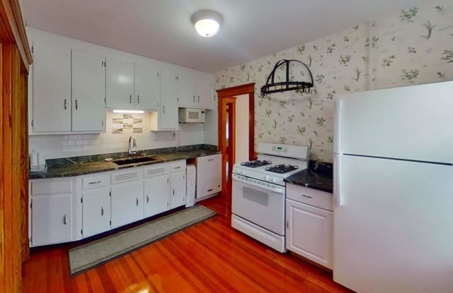 32 Pierce Street - 32 Pierce Street, Milton, MA 02186