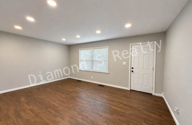Gorgeous and Upscale 3 Bedroom Home Available!! Gallery 4