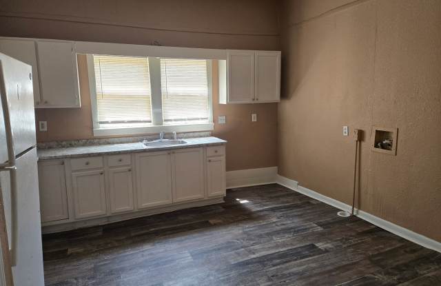 1512 Chandler Gallery 4