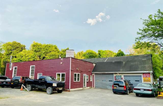 22 Chatham Street - 22 Chatham Street, Kinderhook, NY 12106