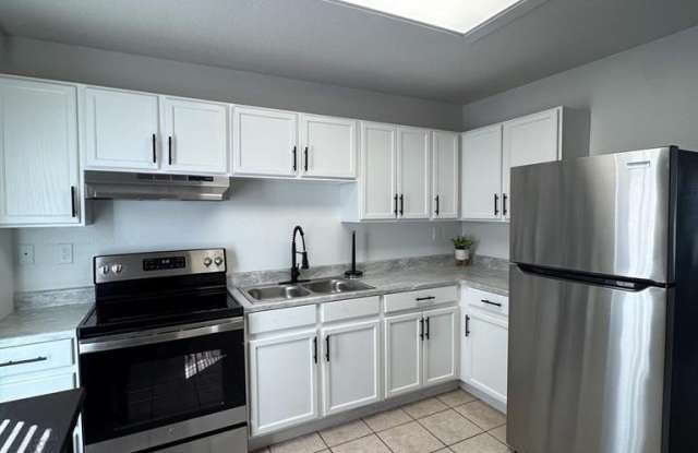 2255 N. Veterans Blvd photos photos