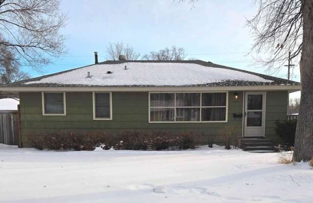 5800 Girard Ave N - 5800 North Girard Avenue, Brooklyn Center, MN 55430