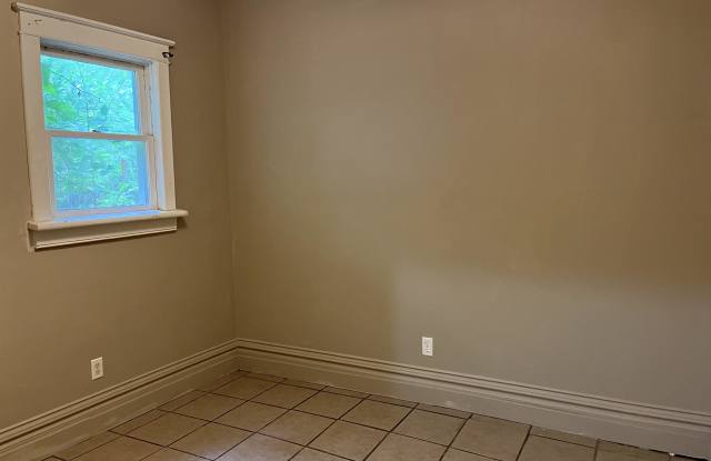 235 West Southern Avenue - 1 Gallery 4