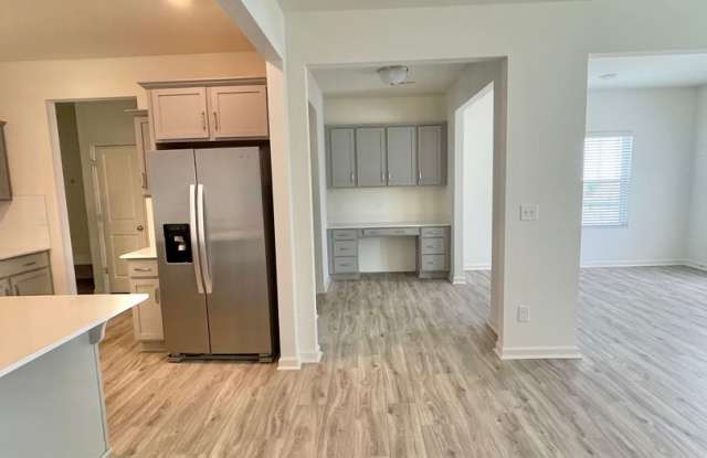 3 Bed, 2.5 Bath Home with Bonus Loft & Private Owner Suite - Available Nov. 13th - Model Unit Available to Tour Gallery 4