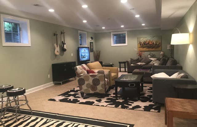 8298 Elm Shade Ct - 8298 Elm Shade Court, Tysons Corner, VA 22182