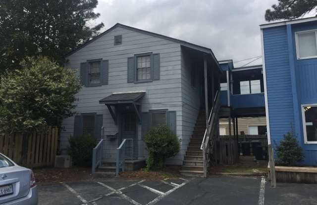 First floor apartment in the heart of the City of Williamsburg! Available April 1st 2026! photos photos