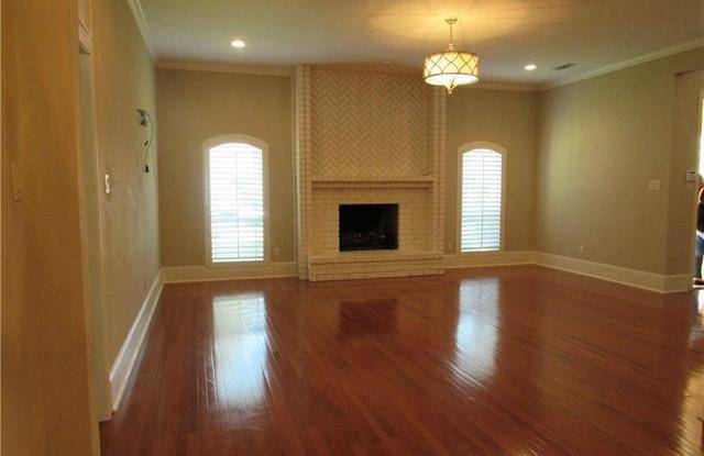 3901 Laurel Lane Gallery 3