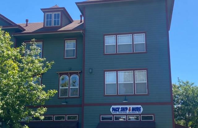 Well maintained 3 bedroom, 2.5 bath condo close to Windsor Town Green photos photos