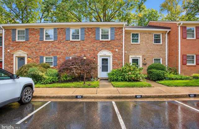 424 GREENBRIER Court Gallery 1