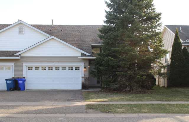 Charming 2BR/2BA Townhome in Prime Location photos photos