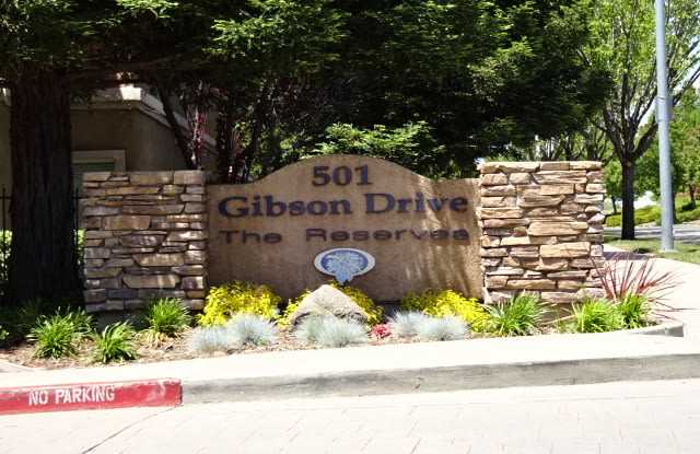 NICE 3 BEDROOM CONDO, 2 BATH,  2 CAR GARAGE NEXT TO THE GALLERIA! - 501 Gibson Drive, Roseville, CA 95678