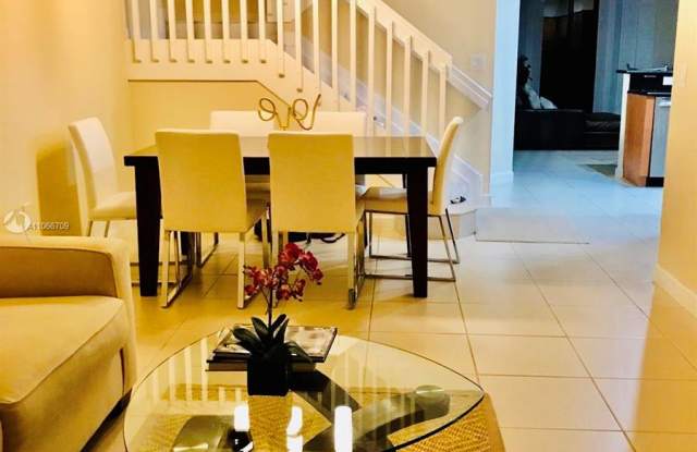 8765 NW 116th Ct Gallery 4