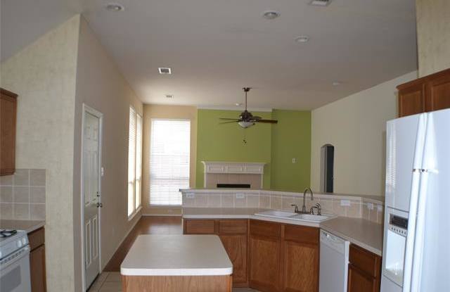 3033 Bigleaf Drive Gallery 3